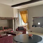 Alojamento de Acomodação e Pequeno-almoço òli - D'hôtes à Roquecor, 2 Personnes, 75 M2