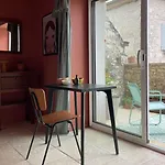 Oli - D'hotes A Roquecor, 2 Personnes, 75 M2 Bed & Breakfast