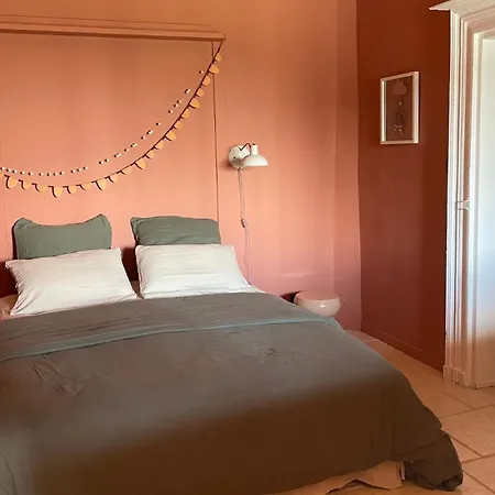 Oli - D'hotes Coeur De Village A Roquecor, 2 Personnes, 75 M2 住宿加早餐酒店