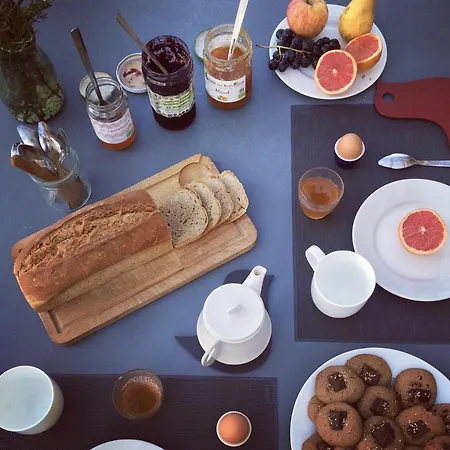 Oli - D'hotes Coeur De Village A Roquecor, 2 Personnes, 75 M2 * Roquecor