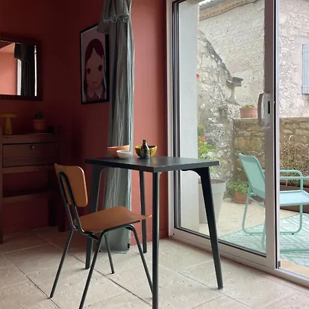 Oli - D'hotes Coeur De Village A Roquecor, 2 Personnes, 75 M2 住宿加早餐酒店