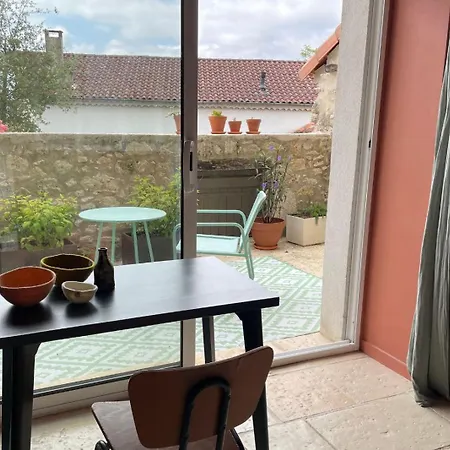 Oli - D'hotes Coeur De Village A Roquecor, 2 Personnes, 75 M2 住宿加早餐酒店 Roquecor