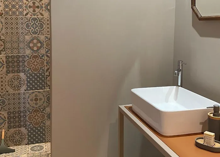 Nocleg ze śniadaniem Oli - D'hotes Coeur De Village A Roquecor, 2 Personnes, 75 M2 *