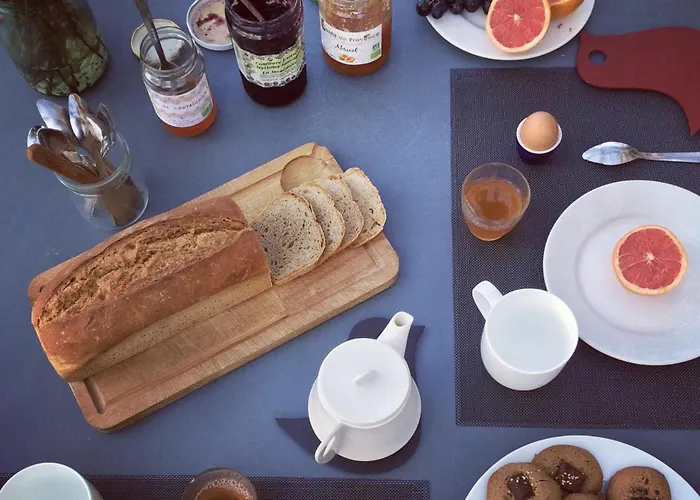 Oli - D'hotes Coeur De Village A Roquecor, 2 Personnes, 75 M2 * Roquecor