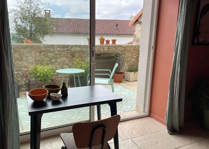 Oli - D'hotes Coeur De Village A Roquecor, 2 Personnes, 75 M2 Nocleg ze śniadaniem Roquecor