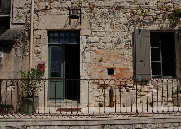 Oli - D'hotes Coeur De Village A Roquecor, 2 Personnes, 75 M2 *