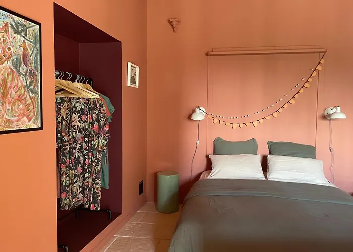 Oli - D'hotes Coeur De Village A Roquecor, 2 Personnes, 75 M2 * Roquecor